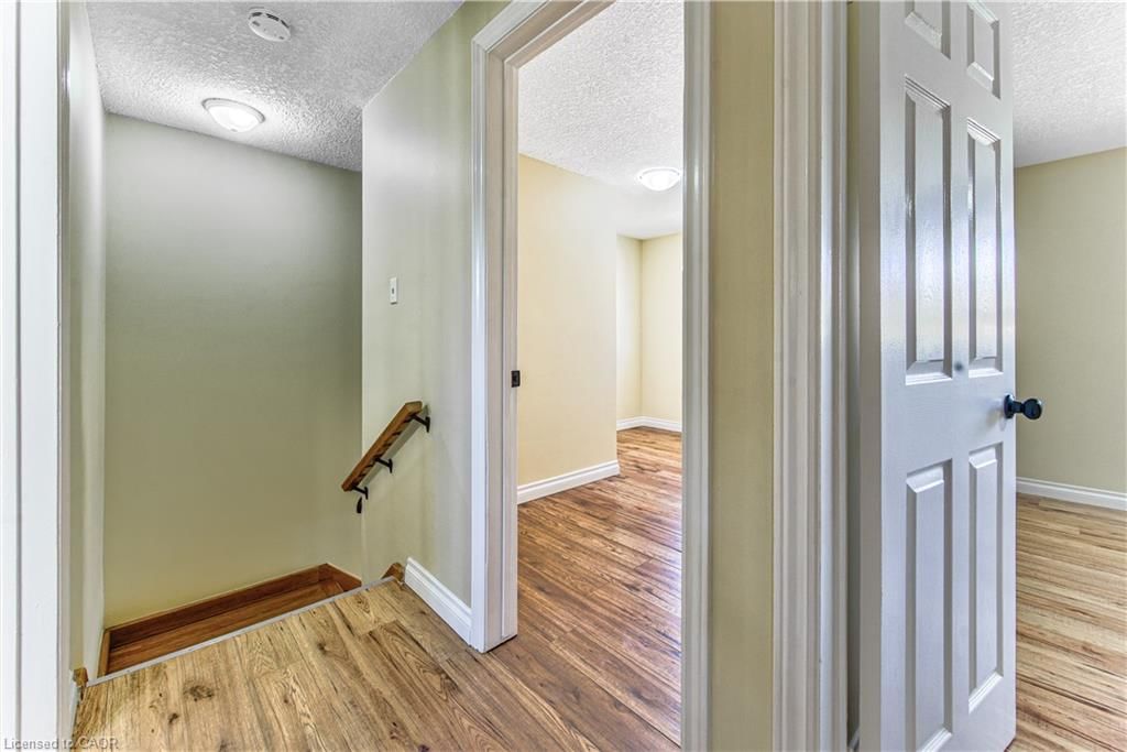 Single Family Residence for sale at 37 Gottscheer Court, Kitchener, ON, N2M 3L3 - Forest Hill - MLS: 40868298