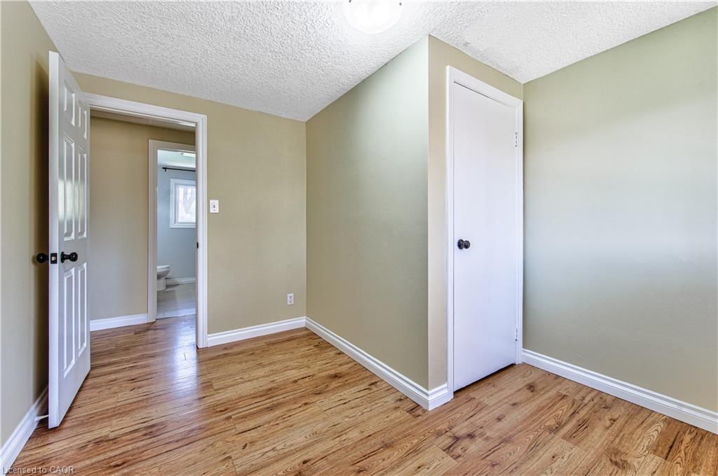 Single Family Residence for sale at 37 Gottscheer Court, Kitchener, ON, N2M 3L3 - Forest Hill - MLS: 40868298