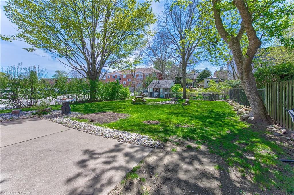 Single Family Residence for sale at 37 Gottscheer Court, Kitchener, ON, N2M 3L3 - Forest Hill - MLS: 40868298