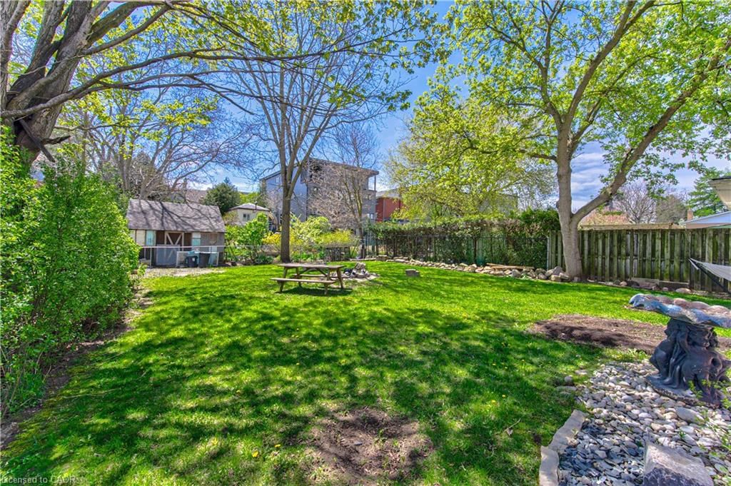 Single Family Residence for sale at 37 Gottscheer Court, Kitchener, ON, N2M 3L3 - Forest Hill - MLS: 40868298