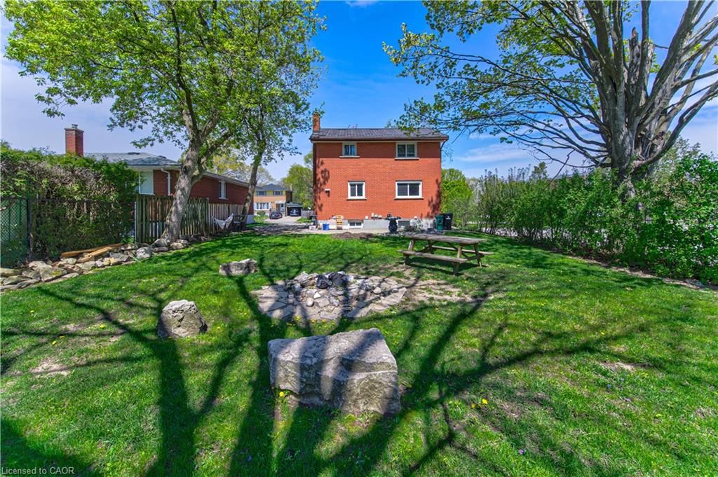 Single Family Residence for sale at 37 Gottscheer Court, Kitchener, ON, N2M 3L3 - Forest Hill - MLS: 40868298