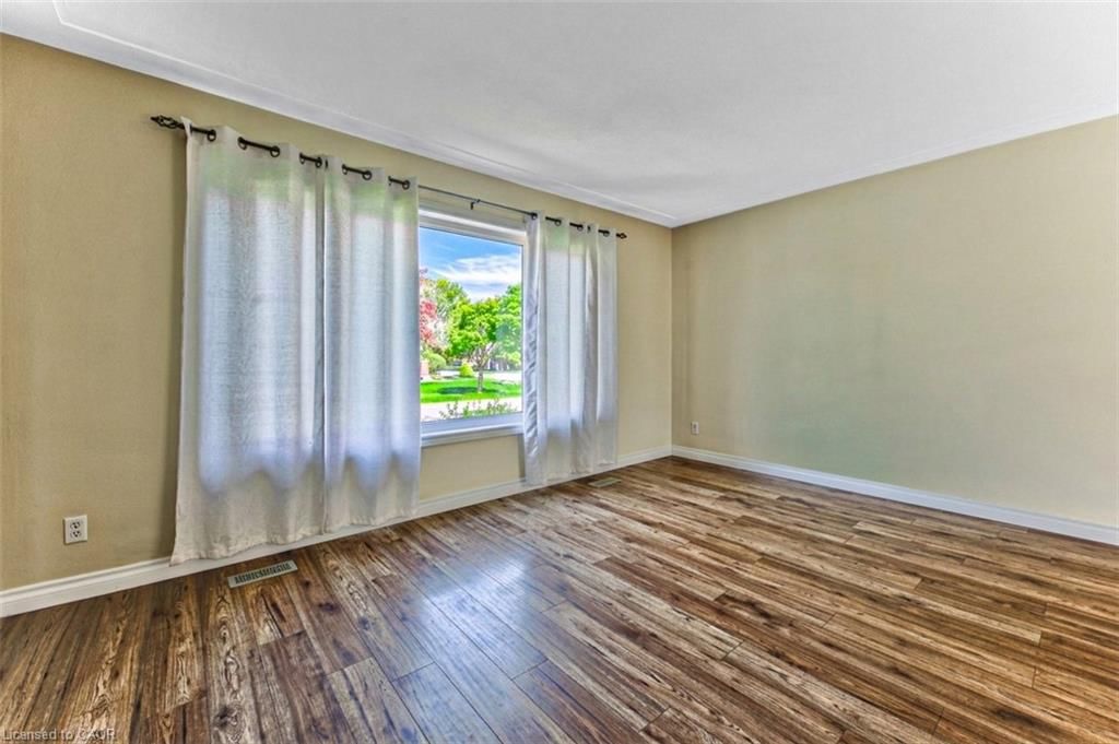 Single Family Residence for sale at 37 Gottscheer Court, Kitchener, ON, N2M 3L3 - Forest Hill - MLS: 40868298
