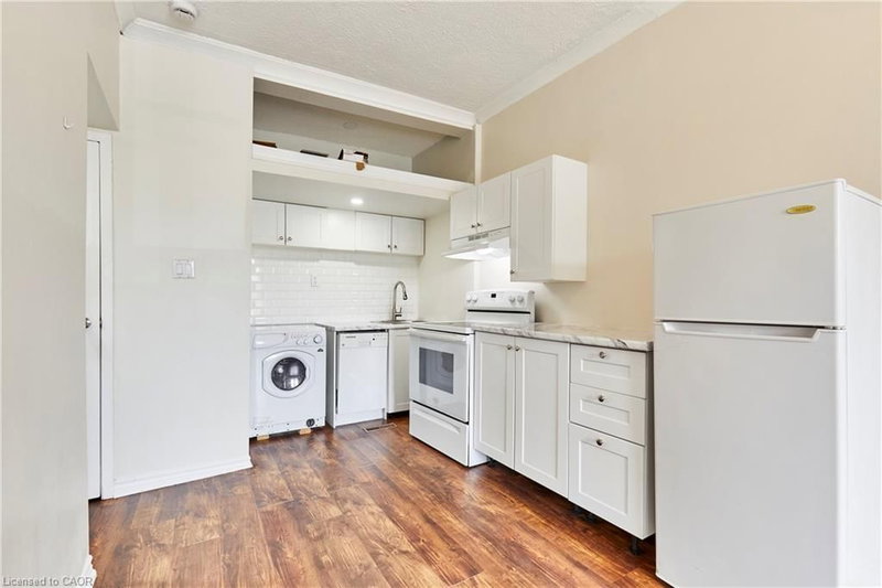 363 Barton Street E photo 2