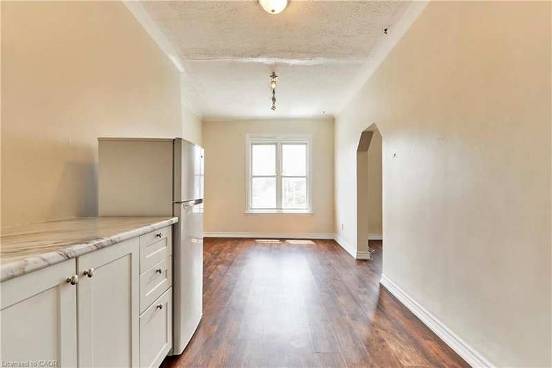 363 Barton Street E photo 5