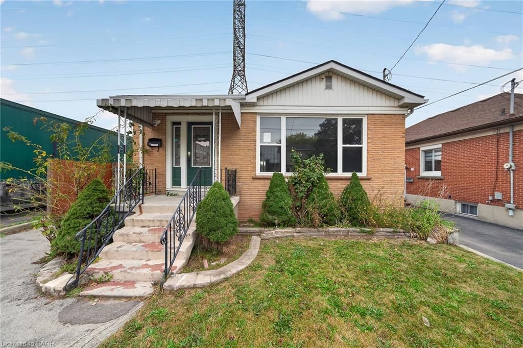 Single Family Residence for sale at 11 Selkirk Avenue, Hamilton, ON, L8H 5L6 - Normanhurst - MLS: 40868357