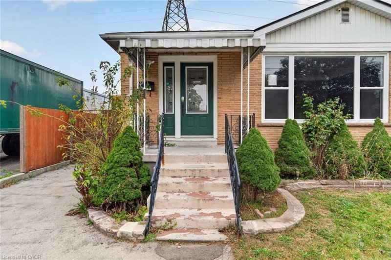 11 Selkirk Avenue