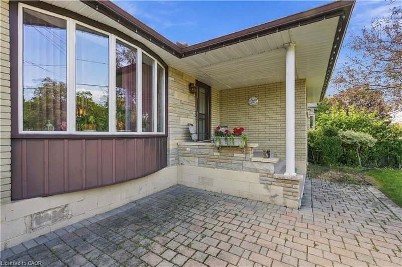 691 Winston Road photo 5