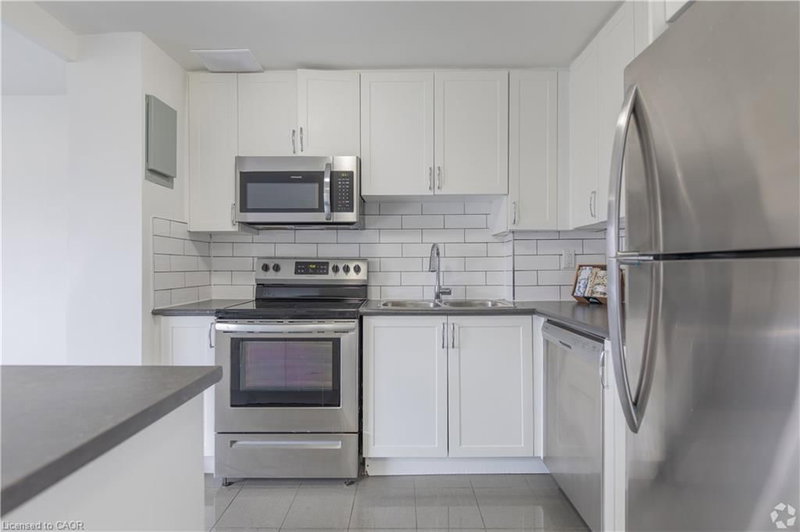 285 Erb Street W photo 2