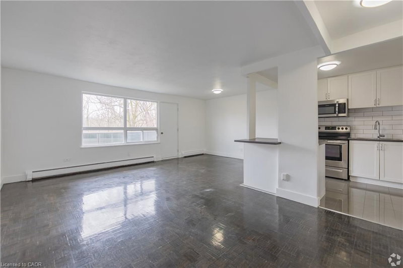 285 Erb Street W photo 4