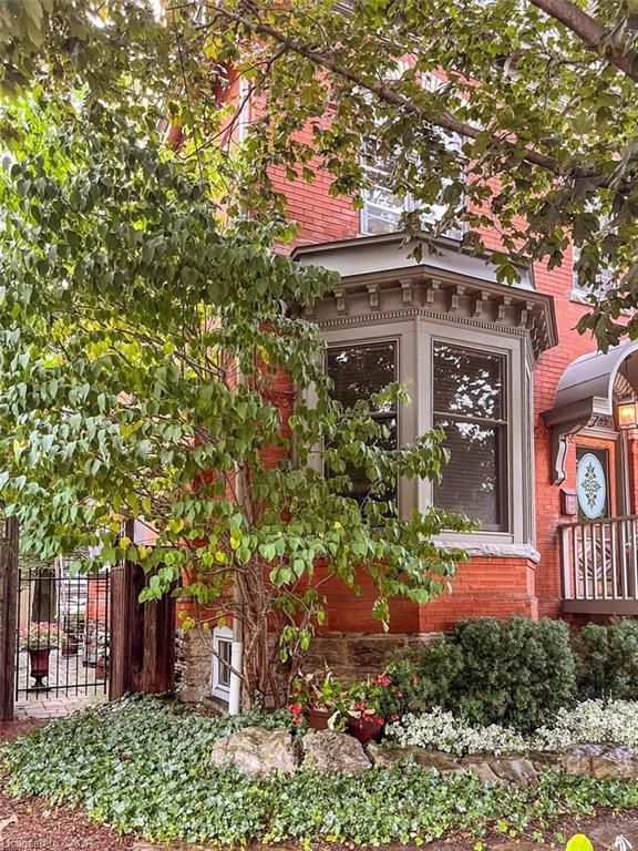 282 Hess Street S