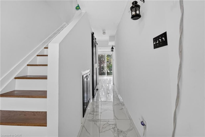 6 Ellerslie Road photo 3