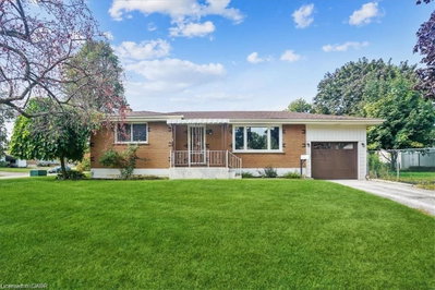 UPPER UNIT - 1 Robroy Court