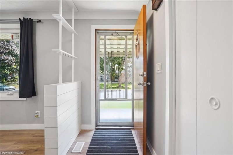 UPPER UNIT - 1 Robroy Court