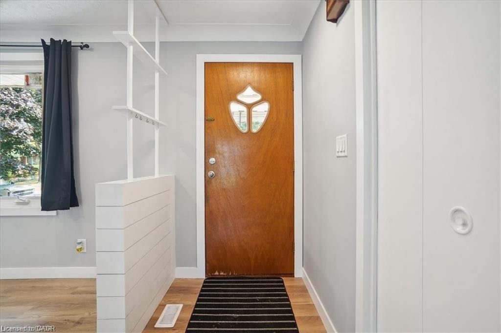 UPPER UNIT - 1 Robroy Court, Brantford 4