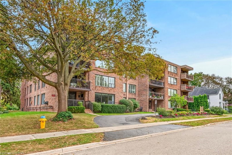 103 - 28 Robinson Street N