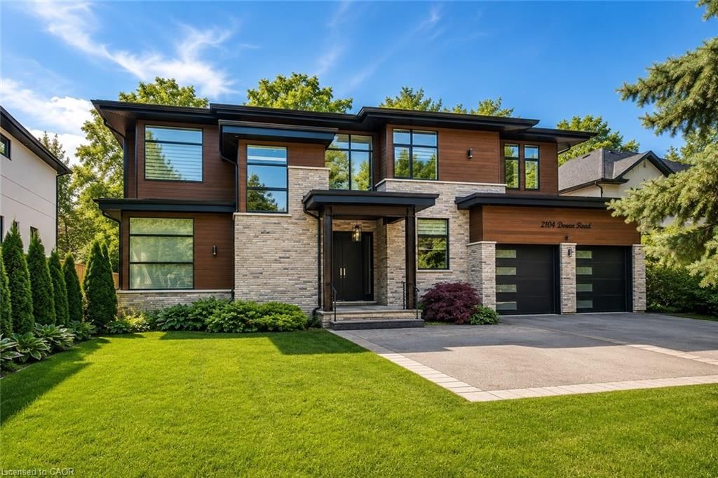 Single Family Residence for sale at 2104 Devon Road, Oakville, ON, L6J 2N2 - FD Ford - MLS: 40868652