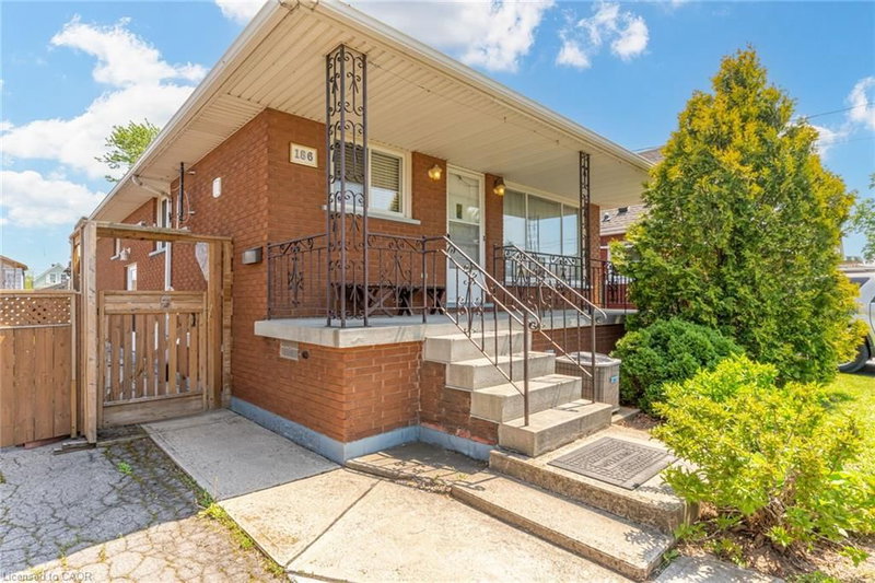 186 Adeline Avenue photo 3