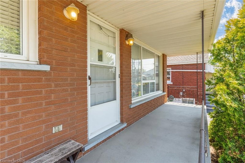186 Adeline Avenue photo 4