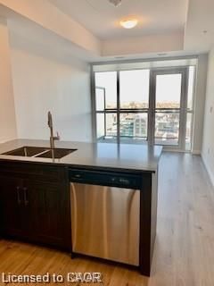 60 Charles Street W photo 2