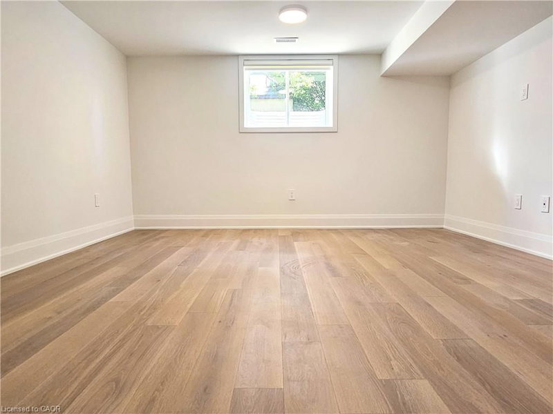 115 Chesley Street photo 3