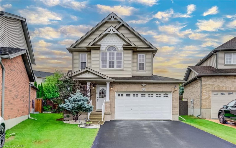 521 Snowdrop Court photo 3