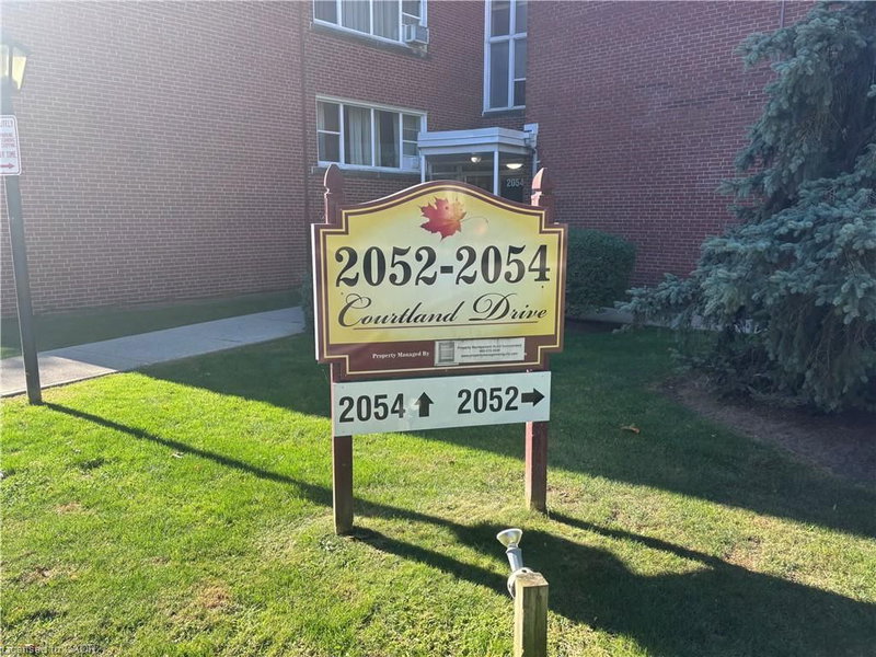 2054 Courtland Drive photo 2
