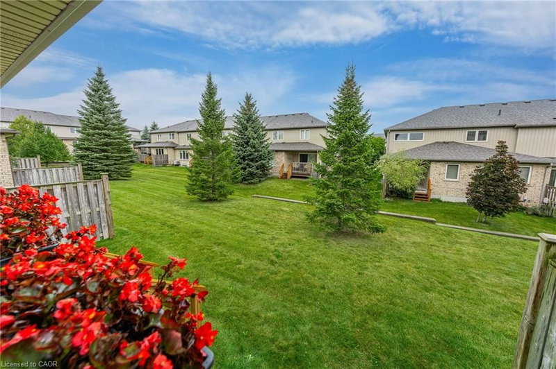 31 Townsend Drive photo 3
