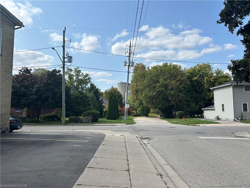 8 - 206-212 Queenston Road 2