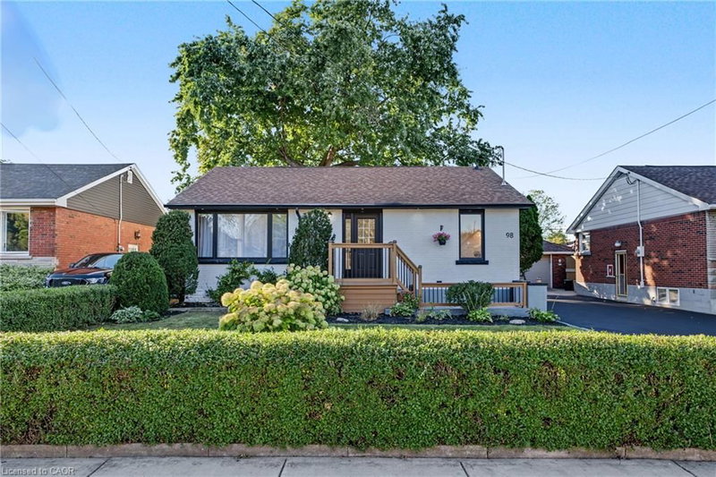 98 Wise Crescent photo 2