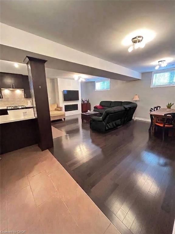 545 Eaglewood Drive photo 4