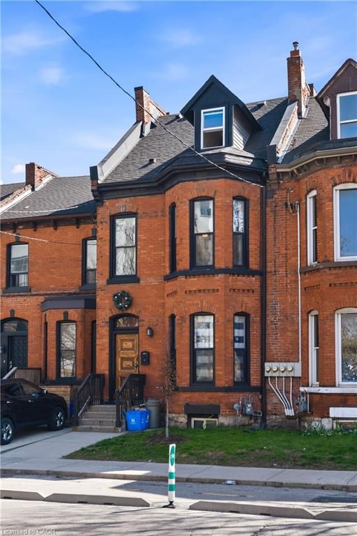 158 Hunter Street E photo 2