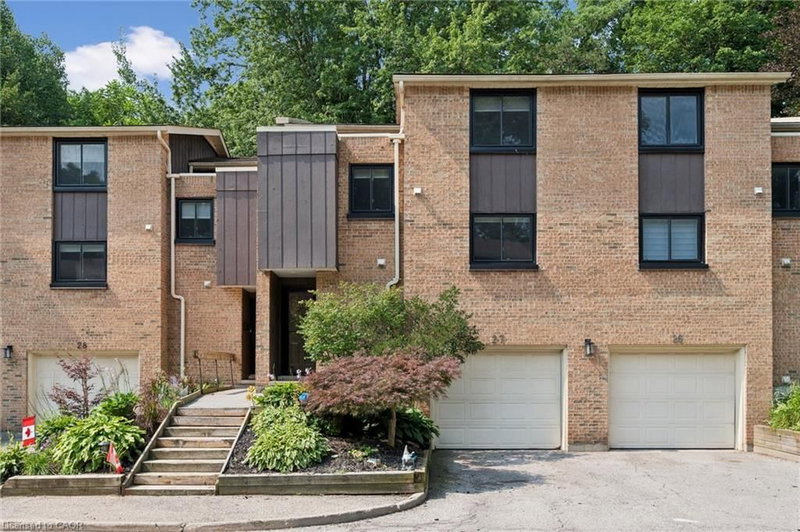 220 Salisbury Avenue photo 1