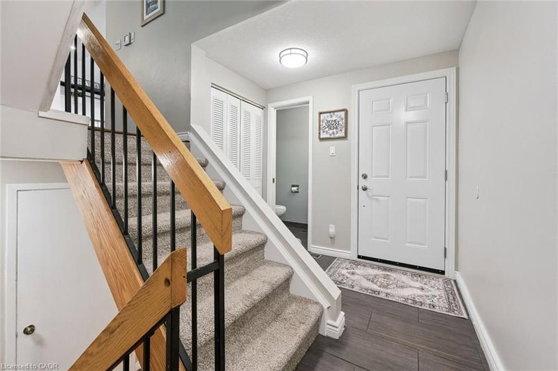 220 Salisbury Avenue photo 5