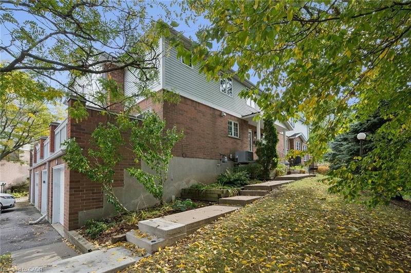 941 Gordon Street photo 2