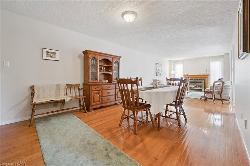 941 Gordon Street photo 4
