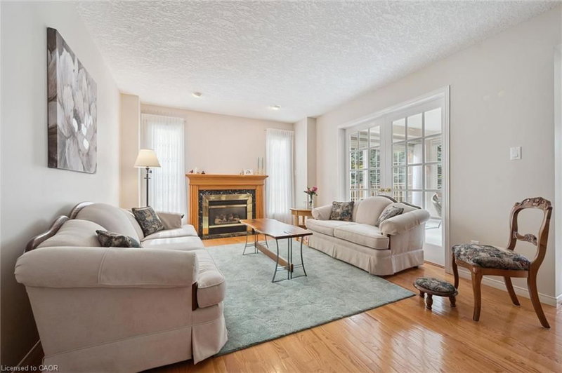 941 Gordon Street photo 5