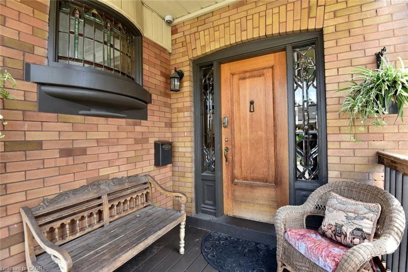 70 Kensington Avenue N