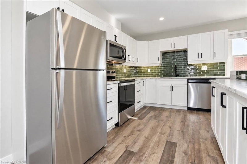 134 Oakside Street photo 4