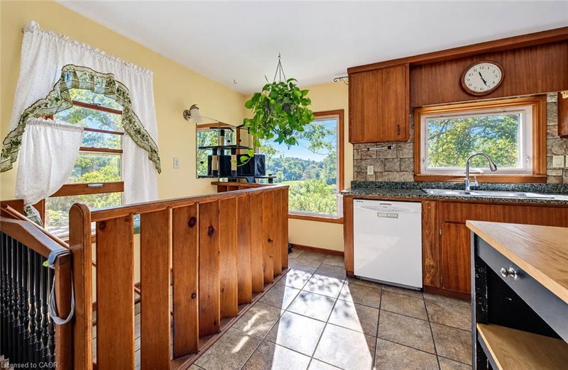 1383 Bridge Street photo 5