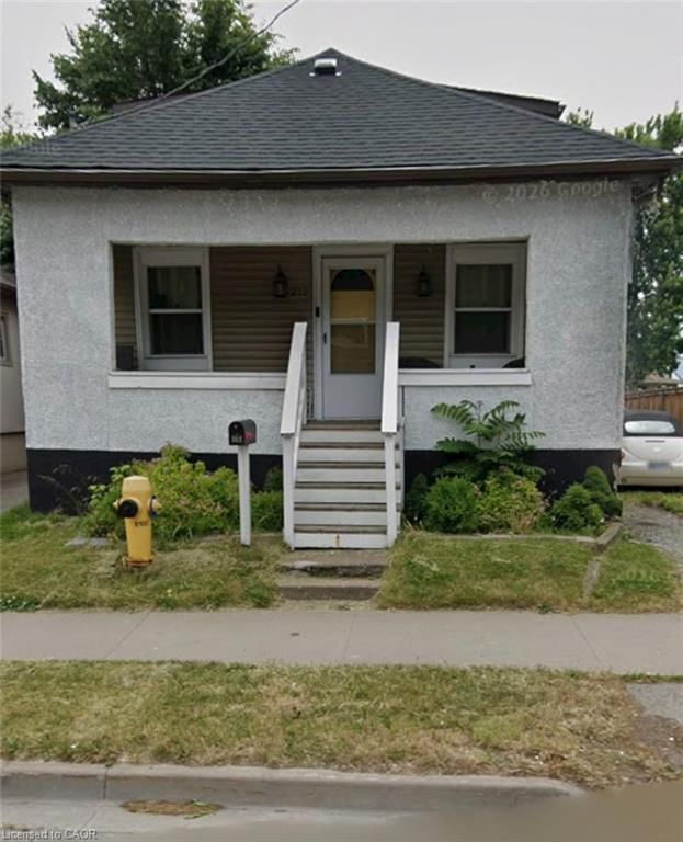 Single Family Residence for sale at 212 Niagara Street, St. Catharines, ON, L2M 4V4 - Lakeport - MLS: 40869573