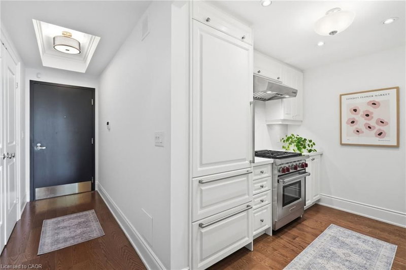 3500 Lakeshore Road W photo 4
