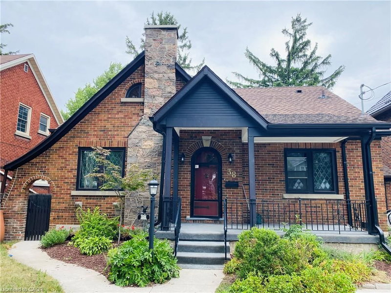 38 Highland Road W photo 1