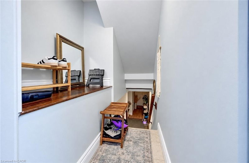 38 Highland Road W photo 4