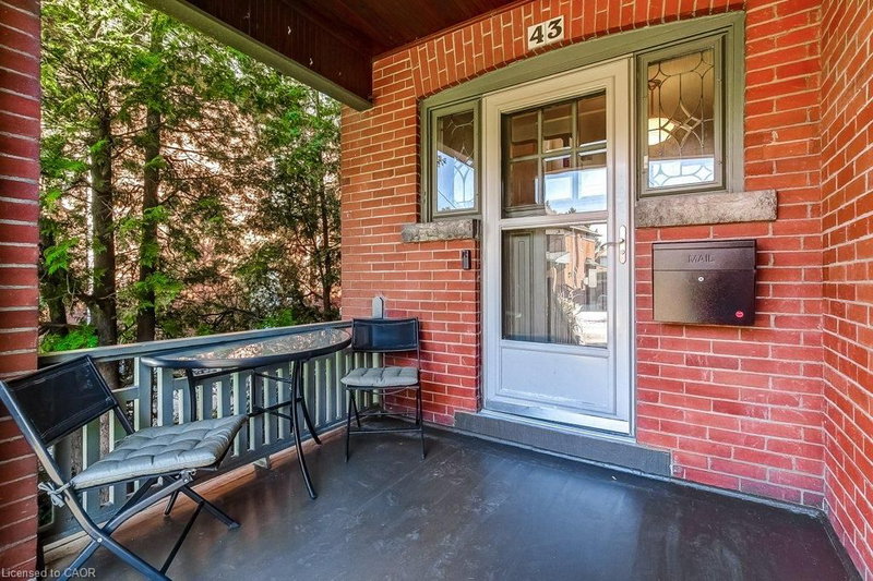 43 Rosslyn Avenue S photo 5