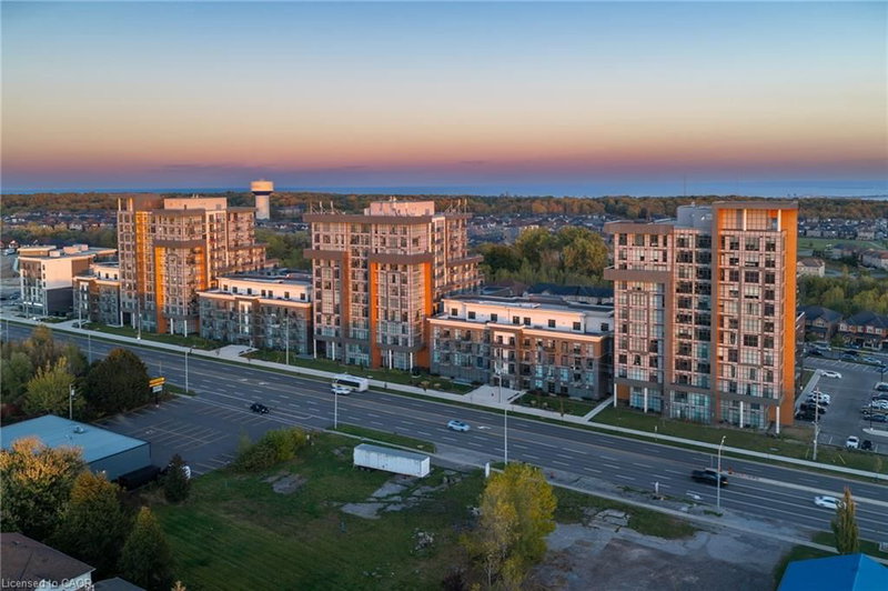 470 Dundas Street E photo 1