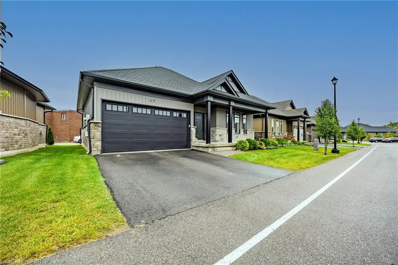 24 Craddock Boulevard photo 2