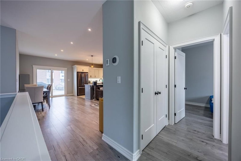 24 Craddock Boulevard photo 5