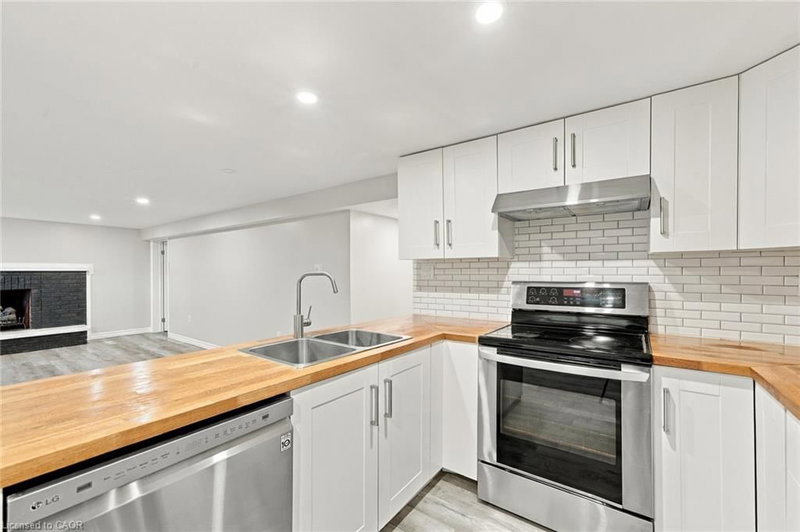 1052 Fennell Avenue E photo 4