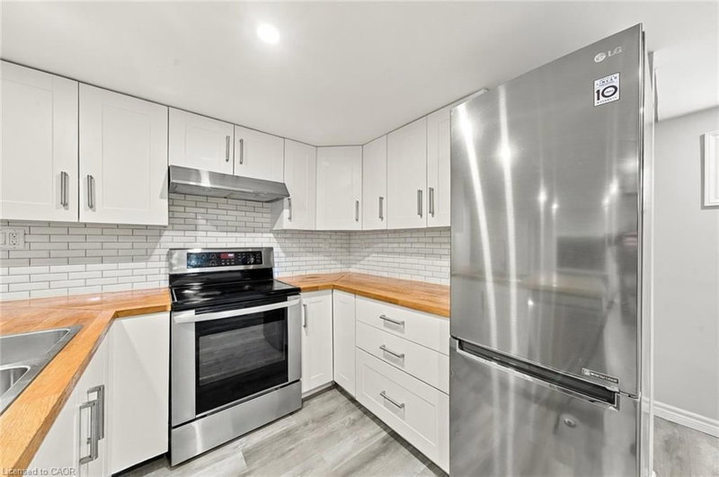 1052 Fennell Avenue E photo 5