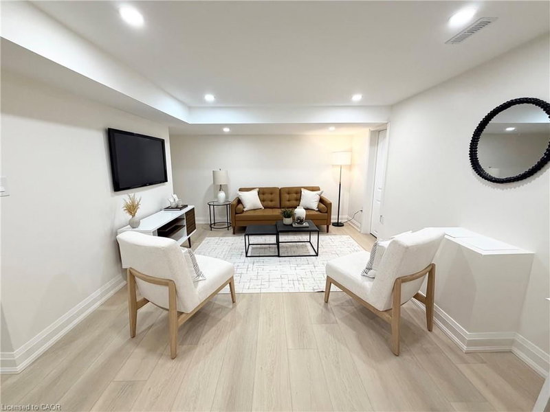 2379 Maryvale Court photo 5